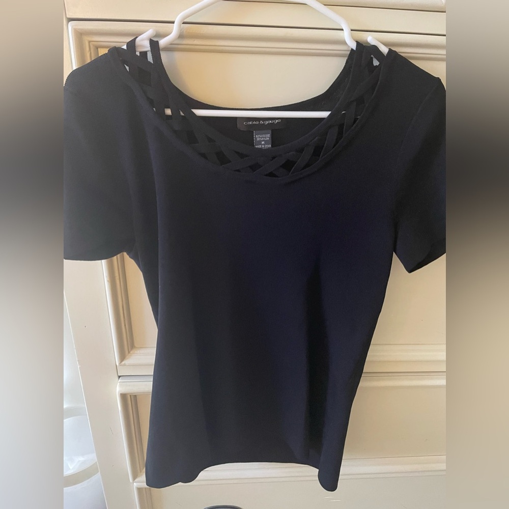 Womens Black Top Cable & Gauge Size M